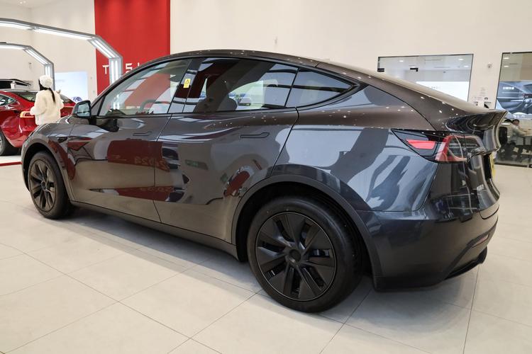 小米首款SUV明年上市，对标特斯拉Model Y，溜背设计抢眼